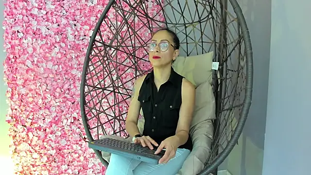 Angela donnato online show from 29, 12, 2024