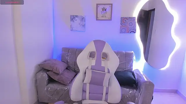 Charlotte cowell sub1  online show from 17, 12, 2025