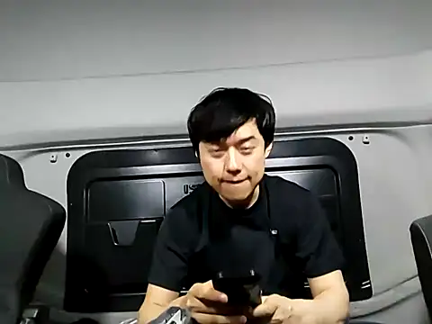 whitebriefboy online show from 29, 9, 2025