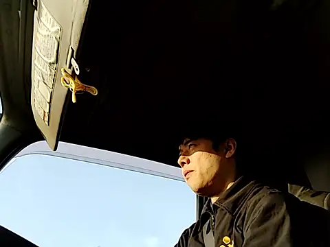 whitebriefboy online show from 20, 3, 2026