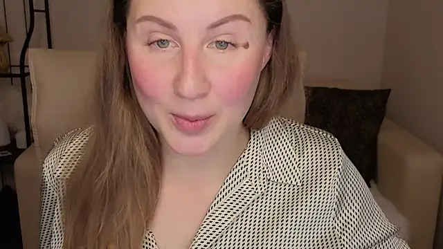 Snapshot of Helens_love chatting on 16, 10, 2025 Helens love online show from 16, 10, 2025