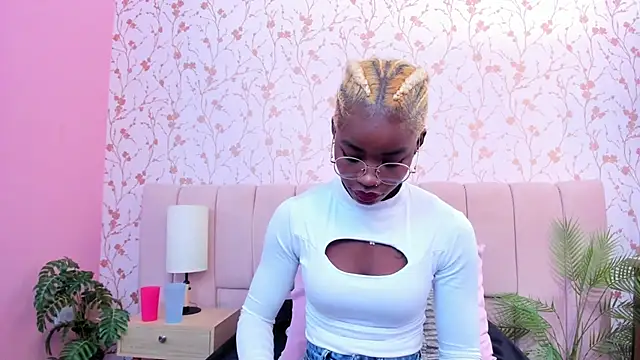 amber-hill online show from 2, 12, 2025