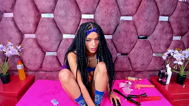 Snapshot of SaraLoveee_ chatting on 28, 1, 2025 SaraLoveee  online show from 28, 1, 2025