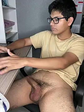 Snapshot of YouMikolins chatting on 1, 3, 2025 YouMikolins online show from 1, 3, 2025