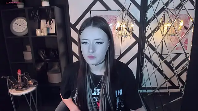 Lily Moonlight online show from 12, 2, 2025