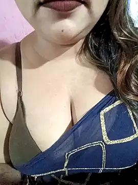 Snapshot of Beautyy38 chatting on 4, 2, 2025 Beautyy38 online show from 4, 2, 2025