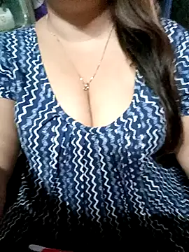 Snapshot of Beautyy38 chatting on 2, 3, 2025 Beautyy38 online show from 2, 3, 2025