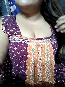 Snapshot of Beautyy38 chatting on 7, 3, 2025 Beautyy38 online show from 7, 3, 2025