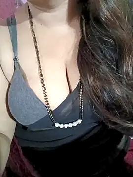 Snapshot of Beautyy38 chatting on 11, 9, 2025 Beautyy38 online show from 11, 9, 2025