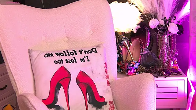 ZoeMesmerize online show from 16, 10, 2025