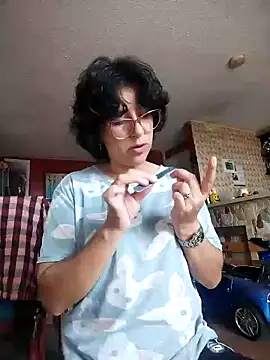 Snapshot of Im_Alma_ chatting on 4, 2, 2025 Im Alma online show from 4, 2, 2025