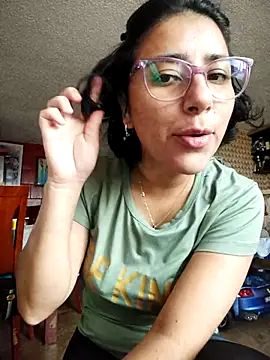 Snapshot of Im_Alma_ chatting on 28, 2, 2025 Im Alma online show from 28, 2, 2025