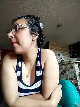 Snapshot of Im_Alma_ chatting on 13, 11, 2025 Im Alma online show from 13, 11, 2025