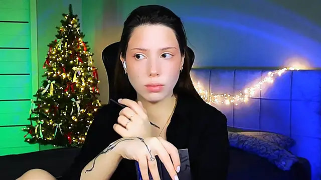 Stacy Gonzales  online show from 4, 1, 2025