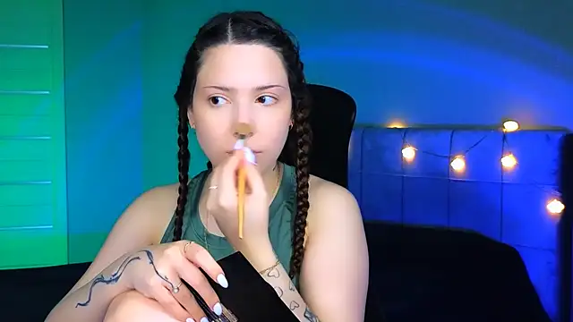 Stacy Gonzales  online show from 19, 3, 2025