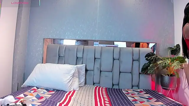 RoseTaylor   online show from 18, 2, 2026