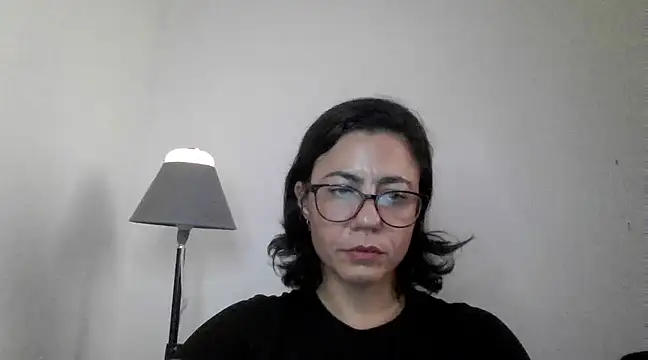 Snapshot of LauraBernardes chatting on 17, 3, 2025 LauraBernardes online show from 17, 3, 2025