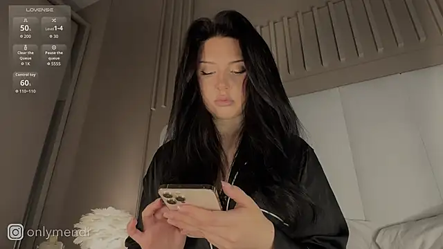 MENNDI online show from 7, 10, 2025