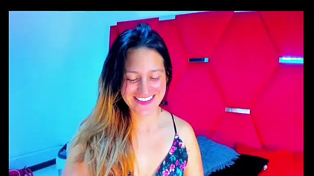 GiaRoussel online show from 31, 1, 2025