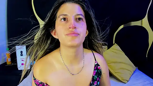 GiaRoussel online show from 11, 11, 2025