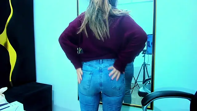 GiaRoussel online show from 5, 12, 2025