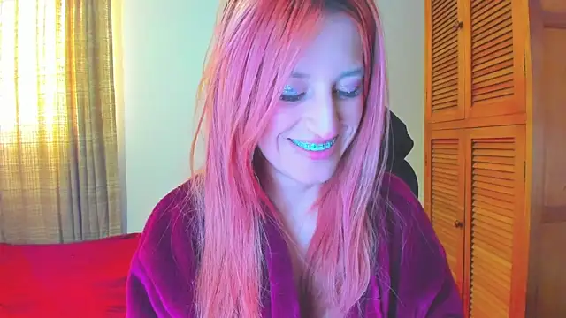 Snapshot of GiaRoussel chatting on 18, 6, 2026 GiaRoussel online show from 18, 6, 2026
