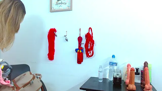 JessicaRabbit04 online show from 10, 1, 2025