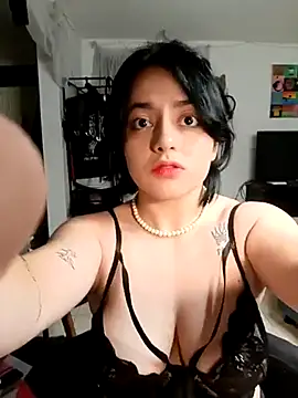 Snapshot of Lin-cute chatting on 21, 2, 2025 Lin-cute online show from 21, 2, 2025