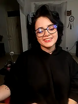 Snapshot of Lin-cute chatting on 11, 3, 2025 Lin-cute online show from 11, 3, 2025