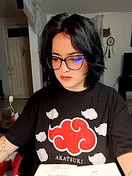 Snapshot of Lin-cute chatting on 19, 3, 2025 Lin-cute online show from 19, 3, 2025