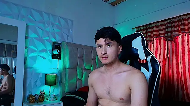 Snapshot of santyago_taylor chatting on 10, 2, 2025 santyago taylor online show from 10, 2, 2025