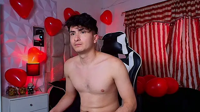 Snapshot of santyago_taylor chatting on 17, 2, 2025 santyago taylor online show from 17, 2, 2025