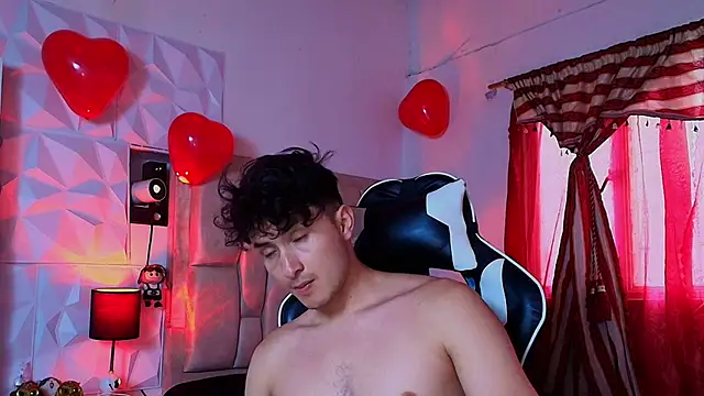 Snapshot of santyago_taylor chatting on 19, 2, 2025 santyago taylor online show from 19, 2, 2025