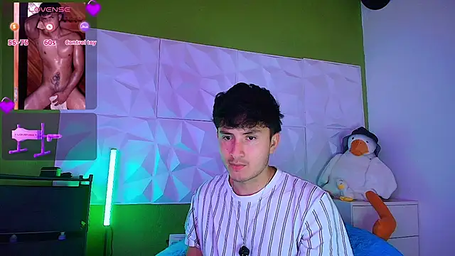 Snapshot of santyago_taylor chatting on 3, 10, 2025 santyago taylor online show from 3, 10, 2025