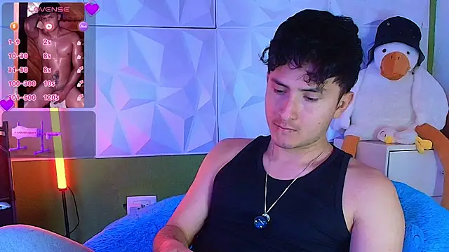 Snapshot of santyago_taylor chatting on 7, 10, 2025 santyago taylor online show from 7, 10, 2025