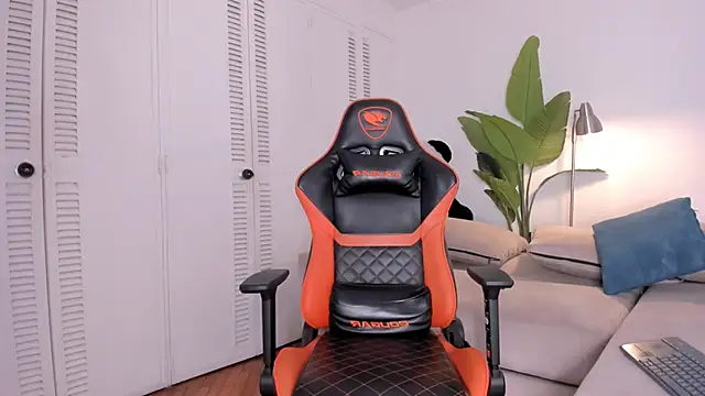 Snapshot of kitty_miaa chatting on 12, 3, 2026 kitty miaa online show from 12, 3, 2026