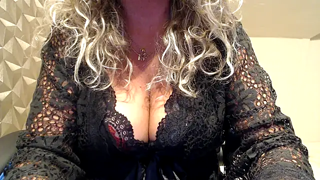 JenniLowen online show from 26, 10, 2025