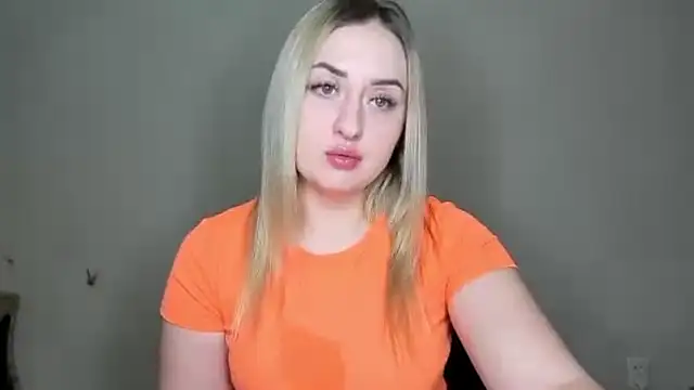 Snapshot of KennaJamess8 chatting on 4, 3, 2025 KennaJamess8 online show from 4, 3, 2025