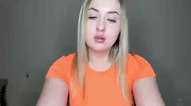 Snapshot of KennaJamess8 chatting on 4, 3, 2025 KennaJamess8 online show from 4, 3, 2025