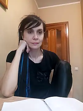 Snapshot of Francenia_lolis chatting on 28, 11, 2025 Francenia lolis online show from 28, 11, 2025