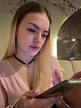 Snapshot of -Sexy_Barbie- chatting on 8, 1, 2025 -Sexy Barbie- online show from 8, 1, 2025