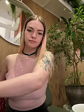 Snapshot of -Sexy_Barbie- chatting on 10, 1, 2025 -Sexy Barbie- online show from 10, 1, 2025