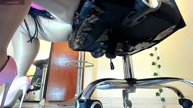 Snapshot of aitana-purple chatting on 5, 3, 2026 aitana-purple online show from 5, 3, 2026