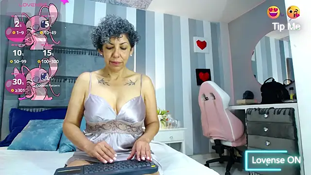 Julianewell online show from 20, 1, 2025