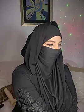 Snapshot of Zeynep-Lahsen chatting on 7, 12, 2024 Zeynep-Lahsen online show from 7, 12, 2024