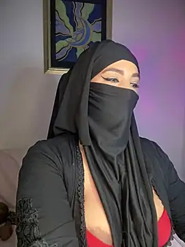 Snapshot of Zeynep-Lahsen chatting on 8, 12, 2024 Zeynep-Lahsen online show from 8, 12, 2024