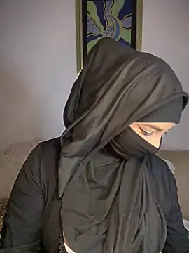 Snapshot of Zeynep-Lahsen chatting on 11, 12, 2024 Zeynep-Lahsen online show from 11, 12, 2024