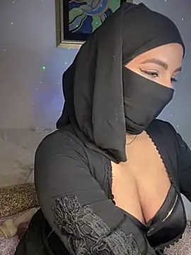 Snapshot of Zeynep-Lahsen chatting on 17, 12, 2024 Zeynep-Lahsen online show from 17, 12, 2024