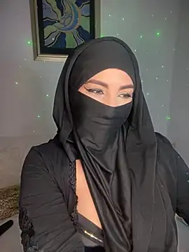 Snapshot of Zeynep-Lahsen chatting on 27, 12, 2024 Zeynep-Lahsen online show from 27, 12, 2024