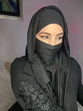 Snapshot of Zeynep-Lahsen chatting on 27, 12, 2024 Zeynep-Lahsen online show from 27, 12, 2024